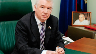 Председатель Тюменской областной Думы Сергей Корепанов поздравил работников нефтяной и газовой промышленности