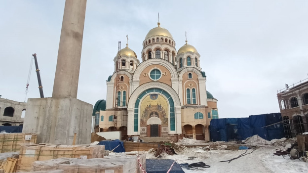 Открытие храма в салехарде. Кафедральный собор Преображения Господня Салехард. Салехард храмовый комплекс Преображения Господня. Проект храма Преображения Господня Салехард. Строящийся храм в Салехарде.