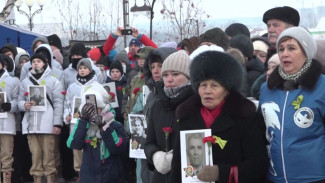 Ямальские ветераны почтили память жителей и защитников блокадного Ленинграда