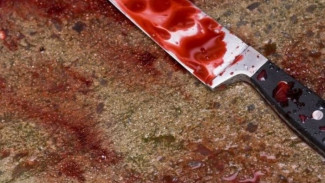 На Ямале молодой человек напал с ножом на 2 парней, один из которых скончался