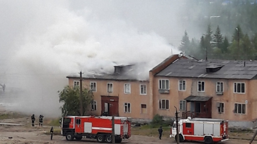 В Новом Уренгое в нежилом доме произошёл пожар