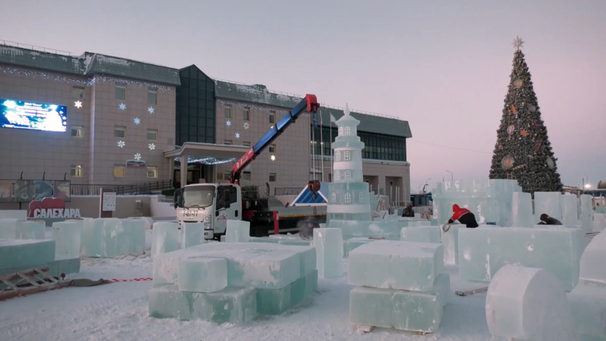 В Салехарде построили ледовый городок в стиле «Острова сокровищ»