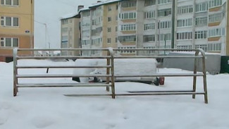 От парковок до ремонта. Выездное совещание в первом микрорайоне Губкинского