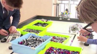 Готовят будущих инженеров: в Губкинском работает современная лаборатория робототехники