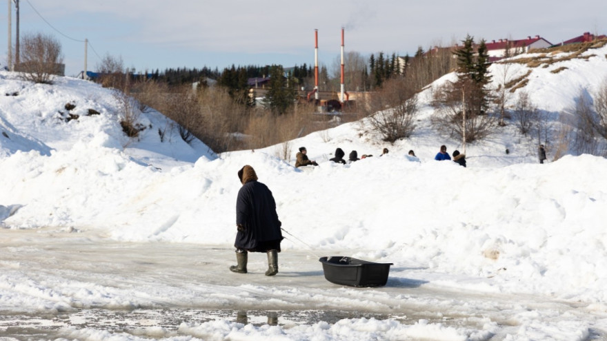 Синоптики предупреждают жителей Ямала о гололеде и переменной облачности 16 апреля