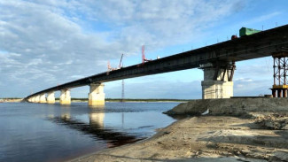 Строители моста через Пур соединили берега реки