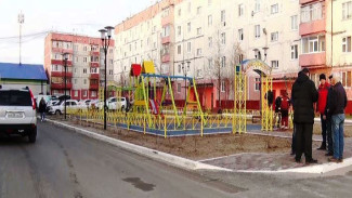 Недосмотр или так позволяет технология: общественники осмотрели новые детские комплексы в Муравленко