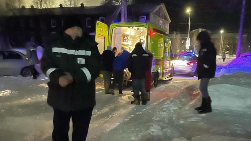 Во время ночного пожара в Муравленко погибли 2 человека