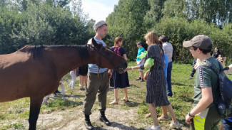 Помахать шашкой: воспитанники ямальского детского дома «Сияние севера» побывали в Казачьем подворье