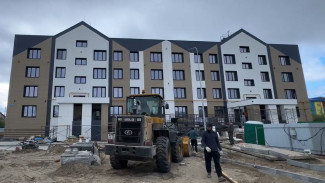 Глава Тазовского района проинспектировал строительство жилья и ремонт дорог
