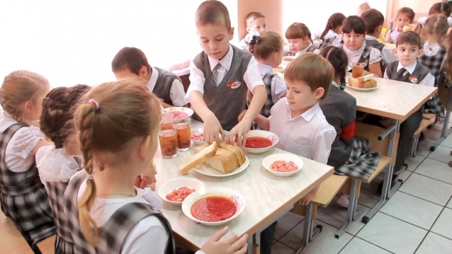 Школьников переводят на платное питание? В Тазовском районе мотивируют это тем, что дети отказываются от невкусной и бесплатной еды