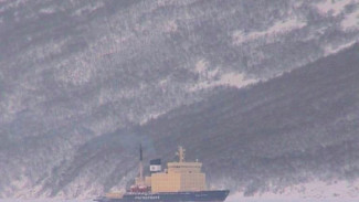 Научно-экспедиционное судно «Михаил Сомов» в навигацию доставило на полярные станции НАО 380 тонн груза