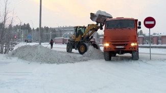 На уборку снега с модернизированной техникой: у ноябрьских коммунальщиков обновился автопарк