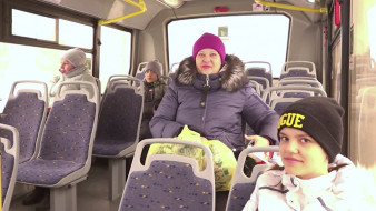 Общественный транспорт Ноябрьска «заговорил» детскими голосами
