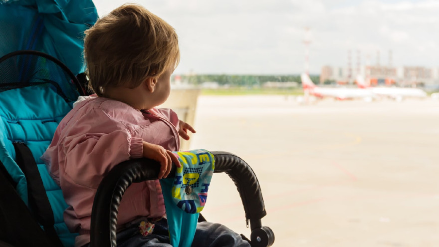 Авиакомпания «Ямал» обновила правила перевозки детских колясок