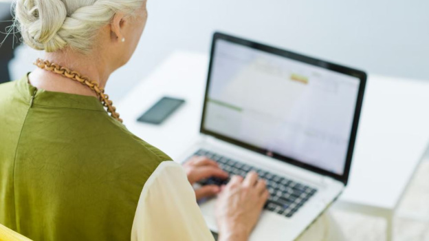 Пожилые ямальцы пройдут курсы по компьютерной грамотности от МФЦ ...