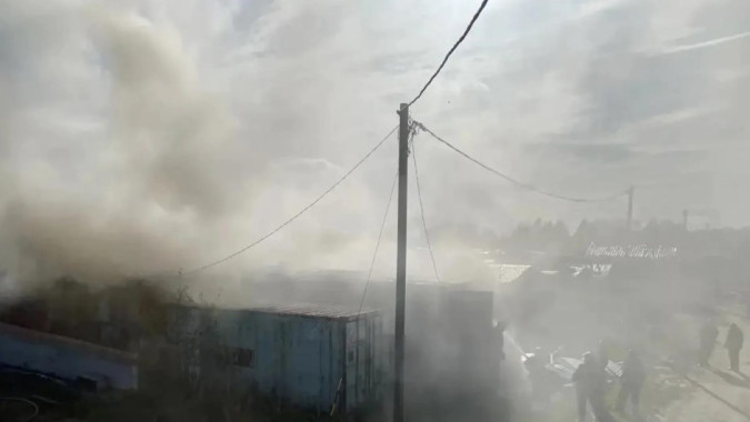  Лабытнанги загорелись гаражи в районе Судорембаза