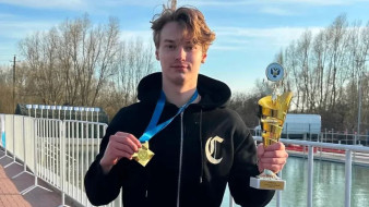 Ямалец Лев Агафонов установил рекорд России на чемпионате по зимнему плаванию