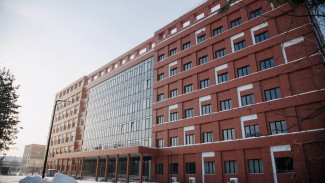 В Ноябрьске начали монтировать оборудование в крупнейшей поликлинике Ямала