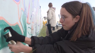 Граффити по номерам: жители Нового Уренгоя приобщились к уличному искусству 