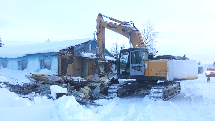 В рабочем поселке Мостоотряд-93 начался снос аварийных домов
