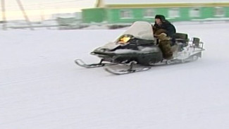 Вождение без прав и под градусом: в Тазовском задержали лихача на снегоходе