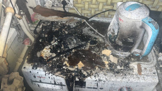 ЧП в Салехарде: короткое замыкание привело к пожару в жилом доме