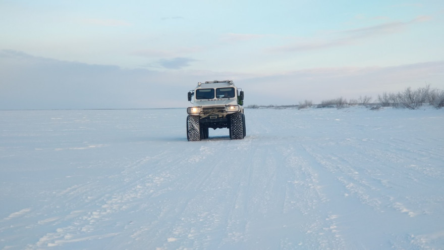 Ямальские спасатели отправились на поиски мужчины, попавшего в ледовый плен