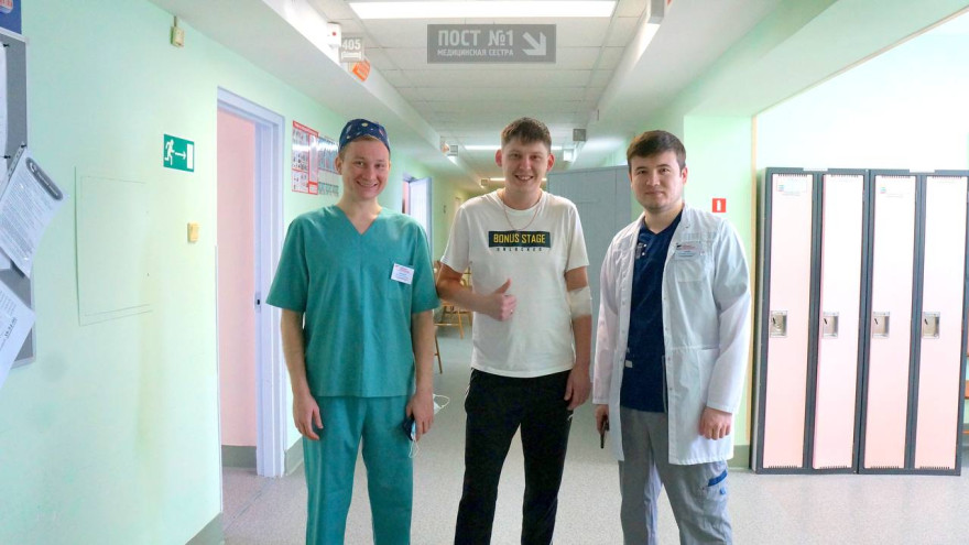 Ямальские врачи спасли молодого парня от ампутации ноги