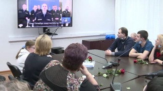 Онлайн-встреча со слезами на глазах: юные моряки Пуровского района вышли на связь с родными
