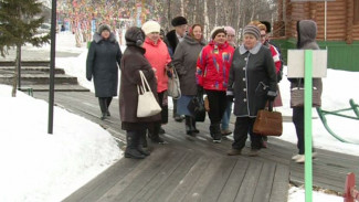 Ветераны Приуральского посетили с экскурсией природно-этнографический комплекс Горнокнязевск
