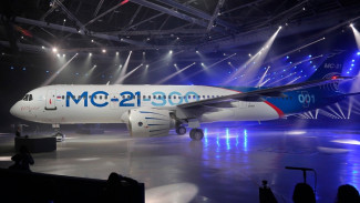 Ямал рассматривает вопрос закупки российского магистрального самолета МС-21. Дмитрий Кобылкин: «Очень ждем его»