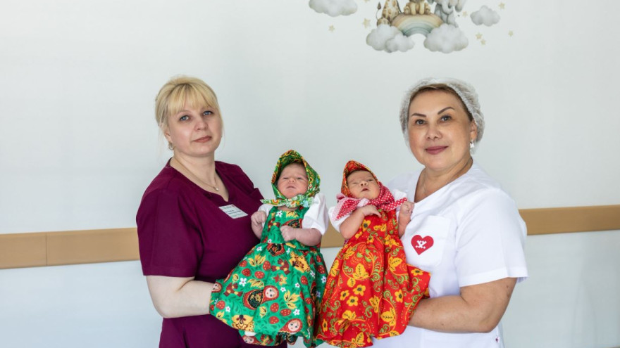 Патриотическая выписка в Ноябрьске: малышей нарядили в русские народные костюмы в честь Дня России