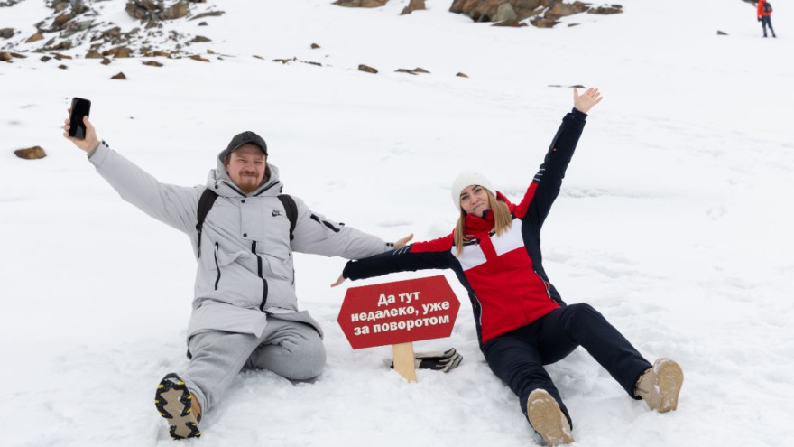 Более 400 человек покорили гору Рай-Из на Полярном Урале