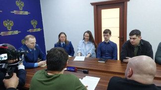 В Новом Уренгое прокуратура взяла на контроль уборку дворов и тротуаров