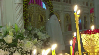 «Христос Воскрес!»: православные верующие встретили праздник Светлой Пасхи