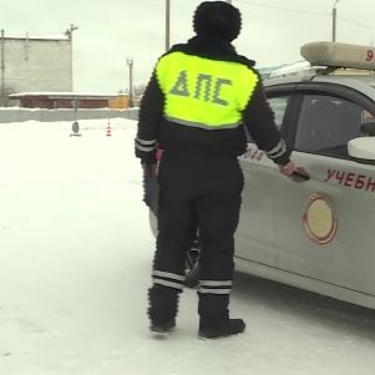 Жители Нового Уренгоя второй год не могут сдать экзамены на вождение –  Новости Салехарда и ЯНАО – Вести. Ямал. Актуальные новости Ямала