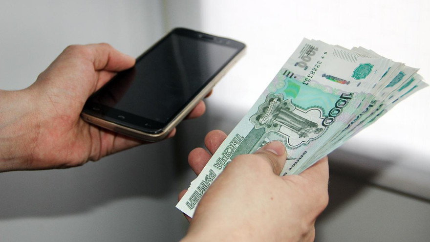 Житель Ямала повелся на уловки мошенников и перевел им почти 2 миллиона рублей