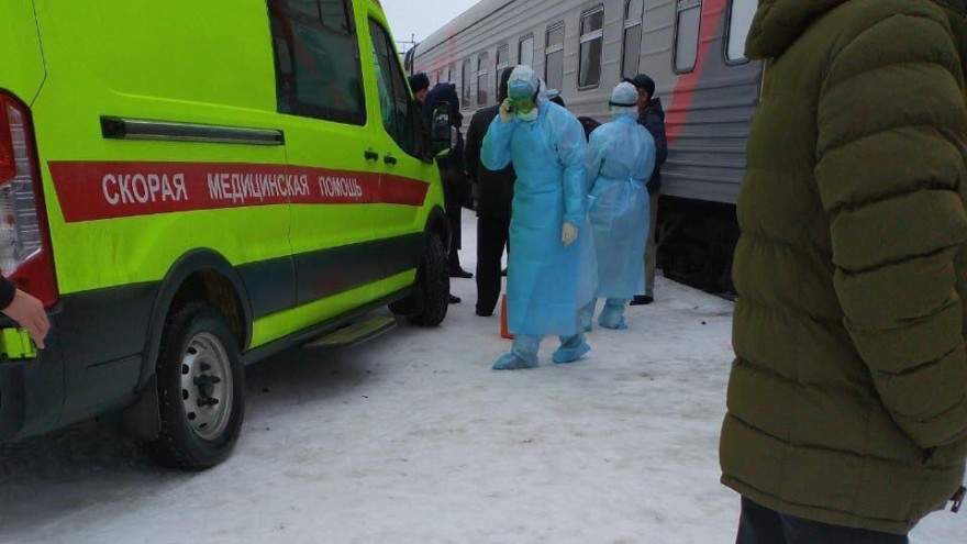 На вокзале в Новом Уренгое под наблюдение по коронавирусу взяты 18 вахтовиков