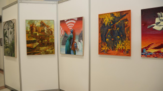 История глазами очевидцев: в Салехарде открылась выставка художников Донбасса