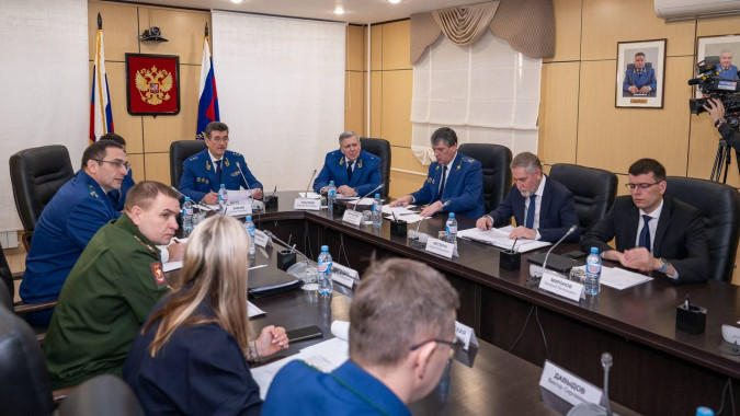 В Новом Уренгое и Лабытнанги после вмешательства прокуратуры устранили коммунальные проблемы