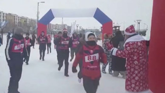 С друзьями, родными и даже соседями. Новогодний забег в Новом Уренгое