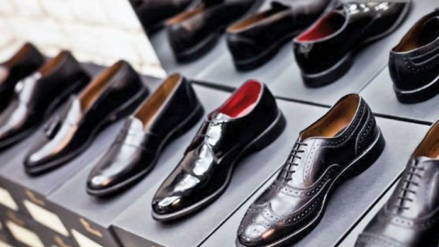 В России могут начать маркировать обувь двухмерным штрих-кодом