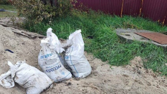 В Тарко-Сале три дня устраняли засор канализации