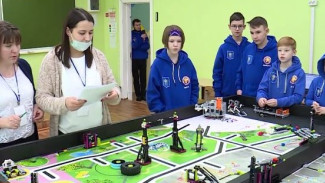 «First Lego League»: в Ноябрьске прошёл региональный этап всероссийского чемпионата по робототехнике
