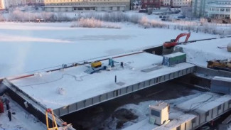 Сроки сдвигаются: морозы срывают планы строителям автомобильного моста в Салехарде