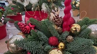 Зимнее цветочное настроение создают в нефтяной столице Ямала