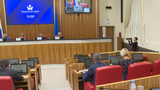 На Ямале началась осенняя сессия окружного парламента