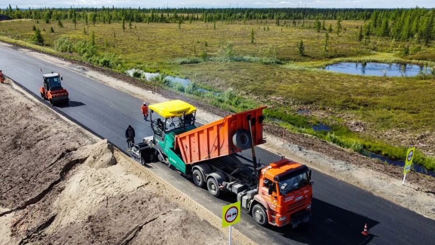 На Ямале подходит к концу сезон активных дорожных работ