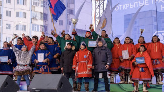 В Надыме на Дне оленевода Дмитрий Артюхов вручил Кубок губернатора 